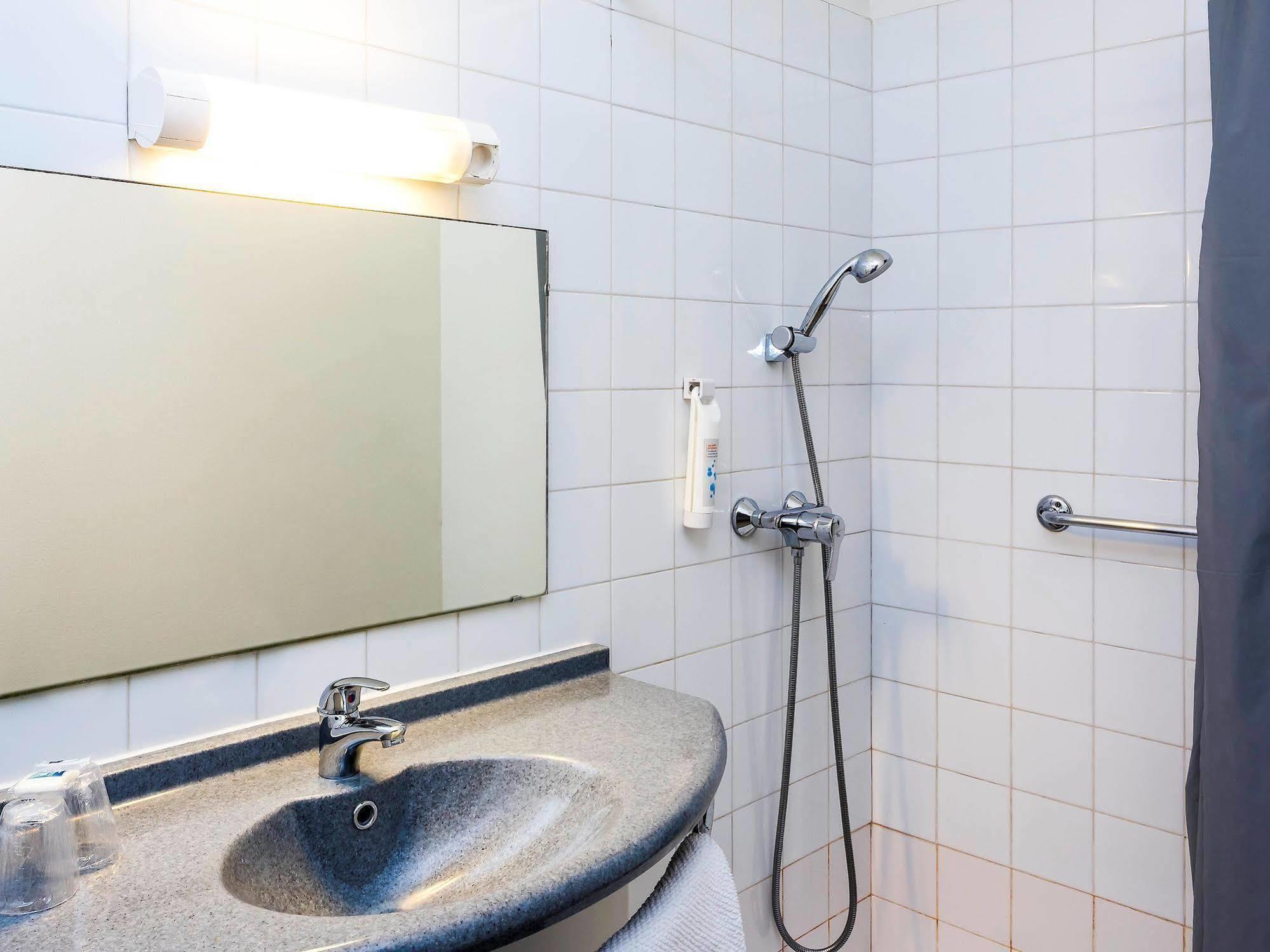 Ibis Budget Lorient Hennebont Exterior photo